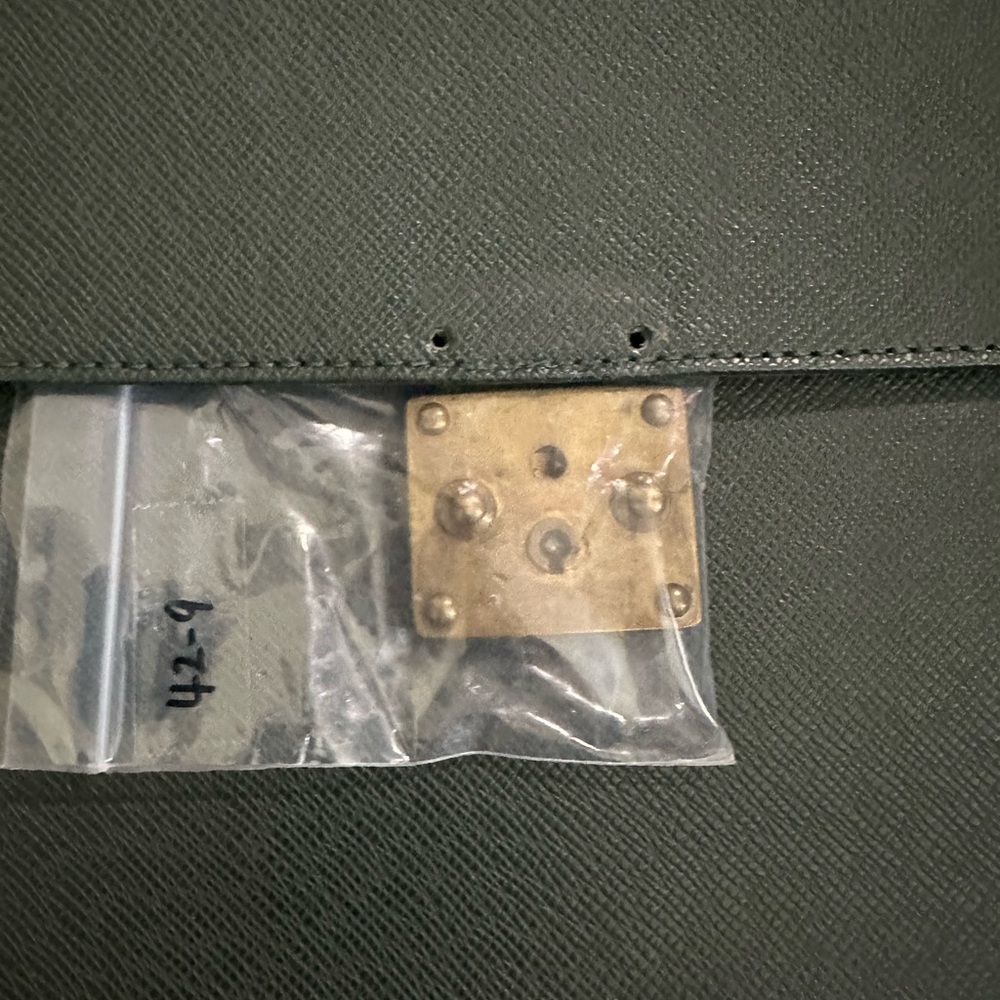 Louis Vuitton Large Green Taiga Leather Briefcase - Picture 8 of 12